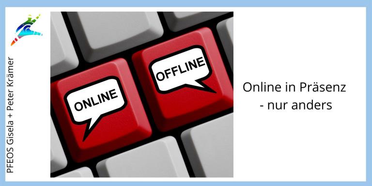 Laptop und Meeting-Situation als Symbol für Online- und Präsenzangebote