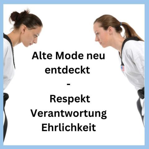 Zwei Personen in traditioneller Kleidung verbeugen sich voreinander