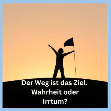 Person mit Fahne auf einem Gipfel als Symbol für Zielerreichung