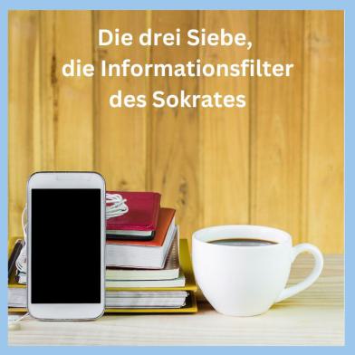 Smartphone, Bücher und Kaffeetasse als Symbol für gefilterte Informationen