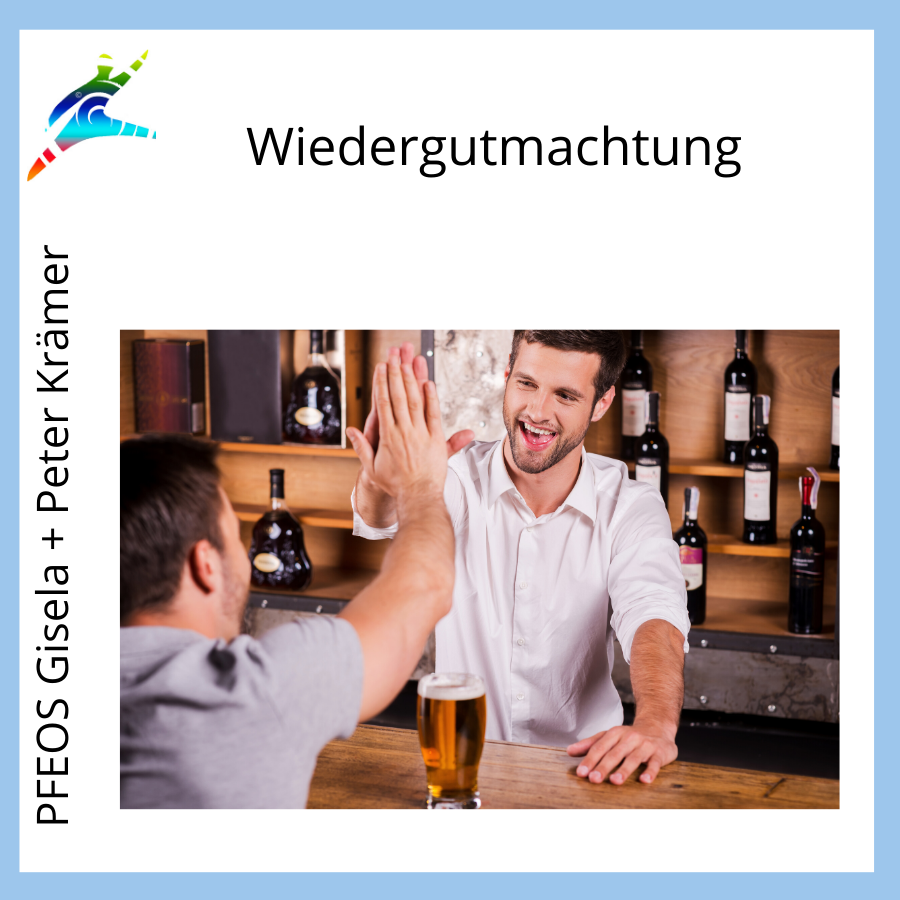 Zwei Männer geben sich ein High Five in einer Bar – Symbol für Versöhnung & Neuanfang