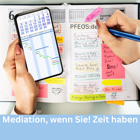 Offener Terminplaner mit Smartphone und Notizen als Symbol für flexible Mediation